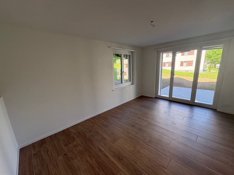 Erstvermietung moderne 2.5-Zimmer-Wohnung mit eigenem Gartensitzplatz (4)