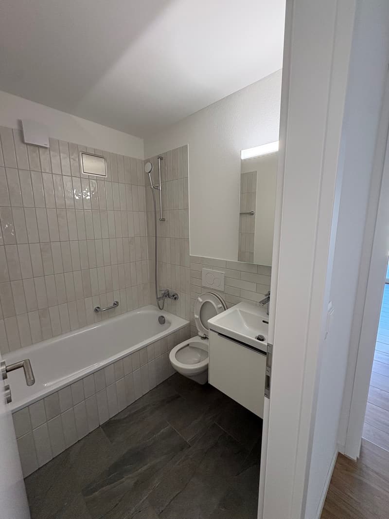 Erstvermietung moderne 2.5-Zimmer-Wohnung mit eigenem Gartensitzplatz (7)