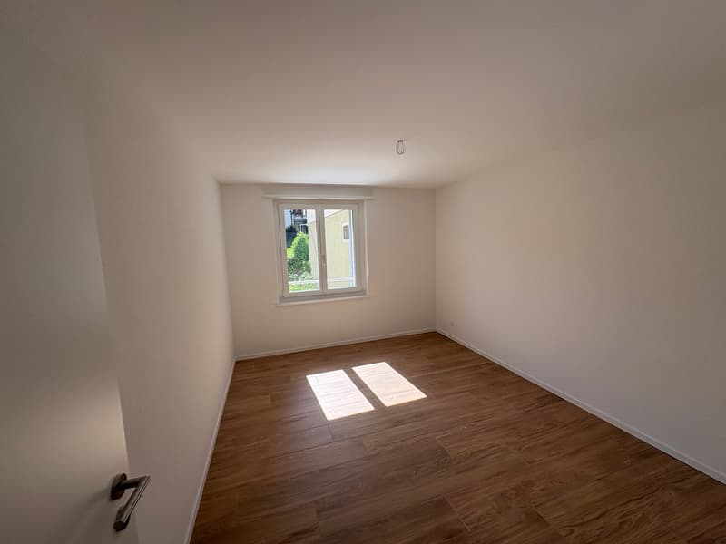 Erstvermietung moderne 2.5-Zimmer-Wohnung mit eigenem Gartensitzplatz (5)