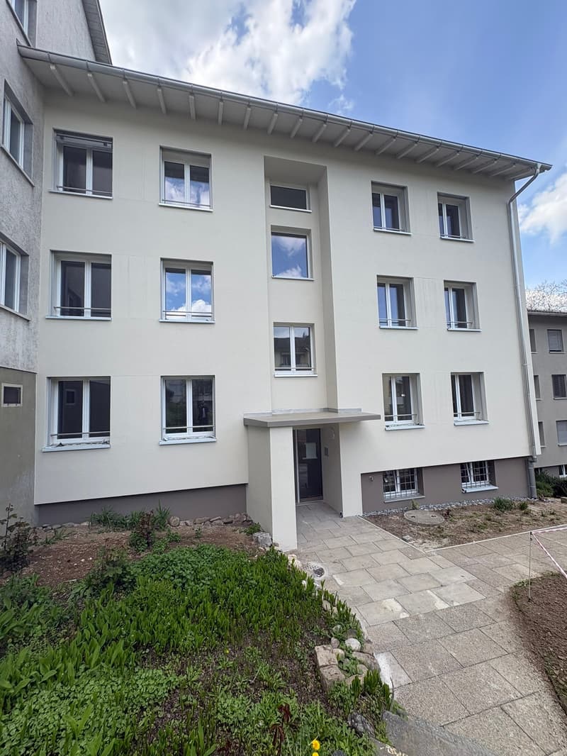 Erstvermietung moderne 2.5-Zimmer-Wohnung mit eigenem Gartensitzplatz (10)