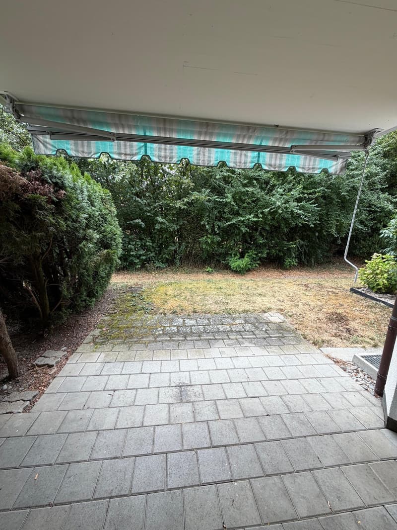 Wunderschöne 2.5 Zimmerwohnung mit Gartensitzplatz! (8)