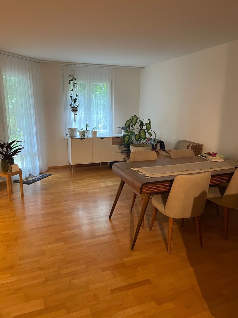 Wunderschöne 2.5 Zimmerwohnung mit Gartensitzplatz! (10)