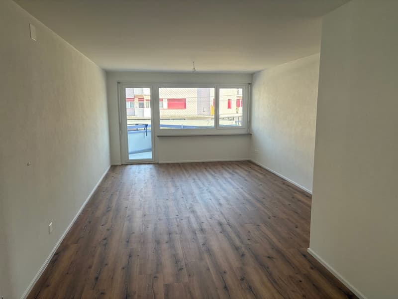 Erstvermietung von totalsanierter 3.5-Zimmer-Wohnung an zentraler Lage in Dietikon (3)