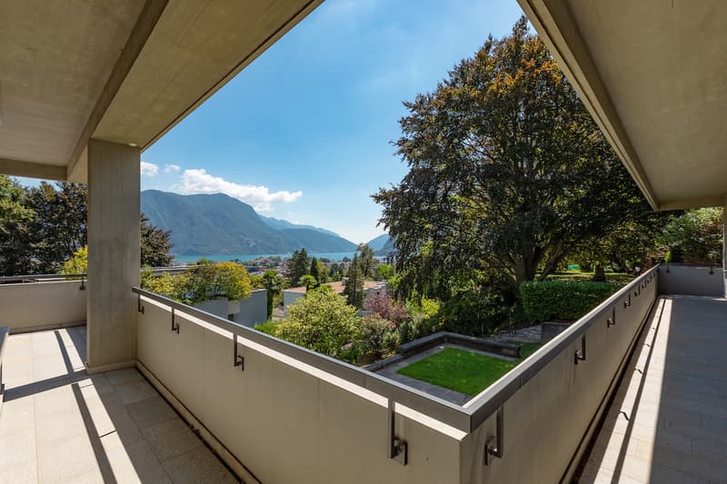 Spaziosa Villa Completamente Rinnovata Vicino al Centro di Lugano (6)