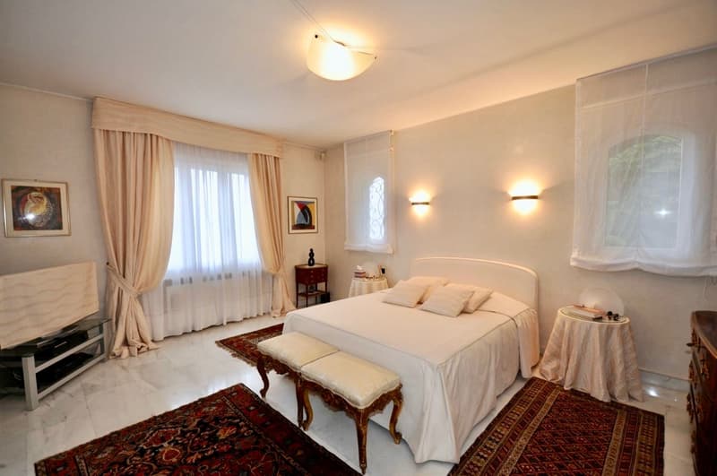 Elegante villa con vista lago in vendita in Campione d'Italia (10)