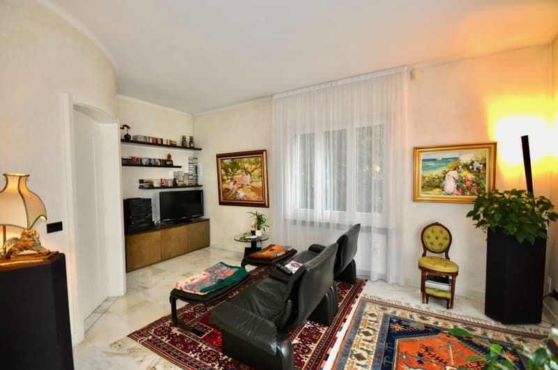 Elegante villa con vista lago in vendita in Campione d'Italia (5)