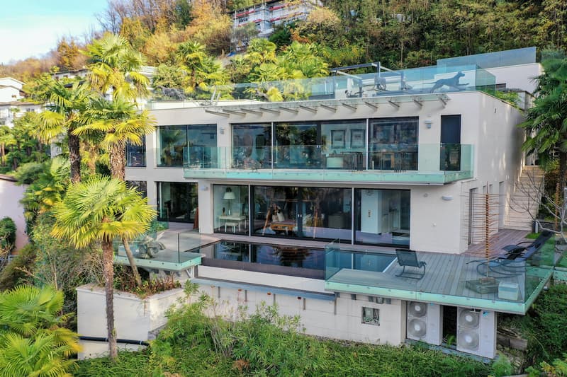 Moderna Villa di Lusso con Vista Lago di Lugano e Darsena Privata (3)