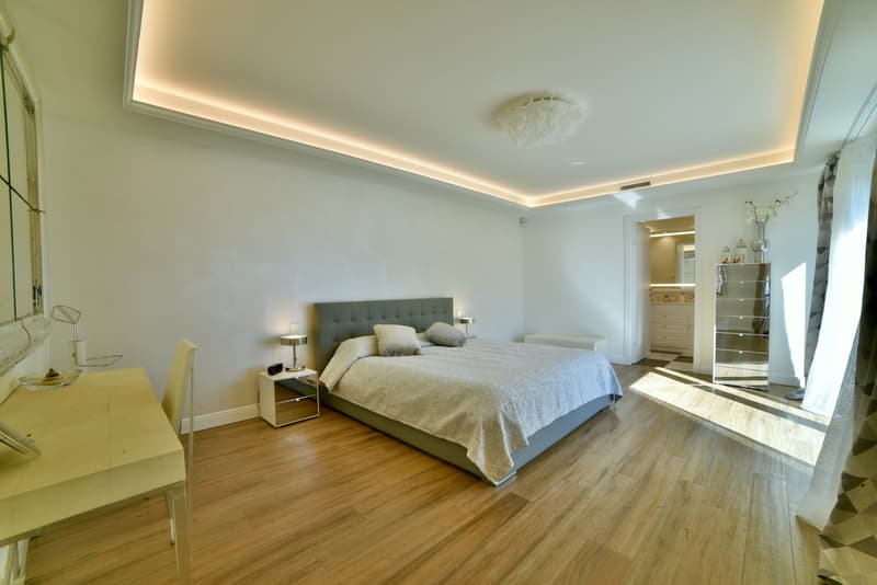Ultra Moderna Villa di Lusso con Splendida Vista sul Lago e sul Verde (13)