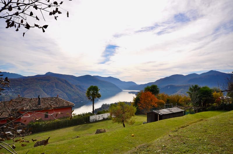 Terreno Edificabile di 1'150 mq con Vista Lago di Lugano a Vernate (1)