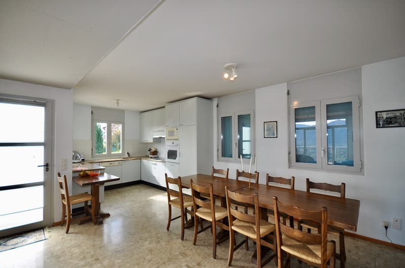 Villa Bifamiliare con Vista Panoramica a 180 su Lago e sui Monti (12)