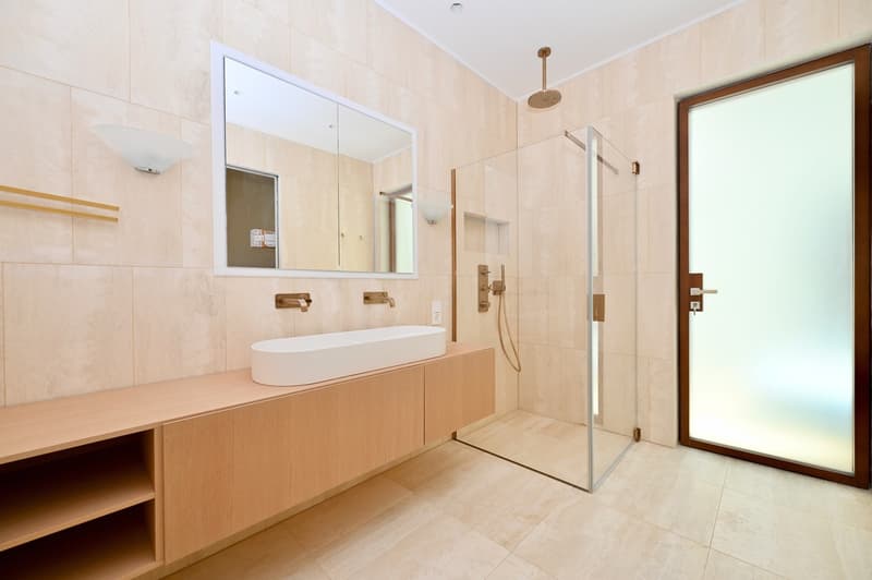 Attico di Lusso con Parziale Vista Lago, Piscina Privata e SPA (11)