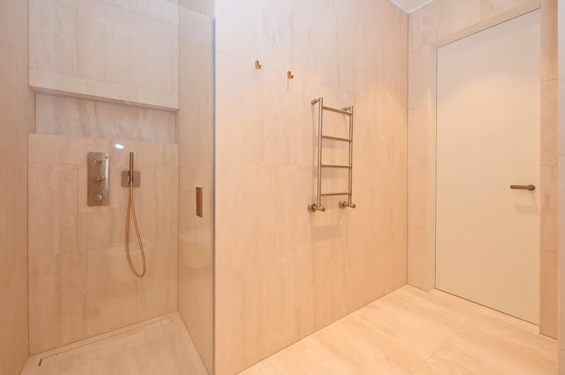 Attico di Lusso con Parziale Vista Lago, Piscina Privata e SPA (9)
