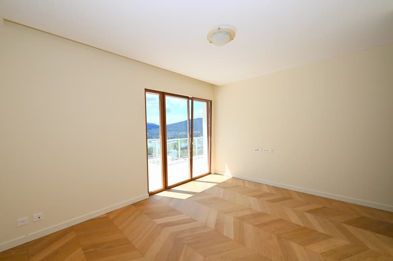 Attico di Lusso con Parziale Vista Lago, Piscina Privata e SPA (10)