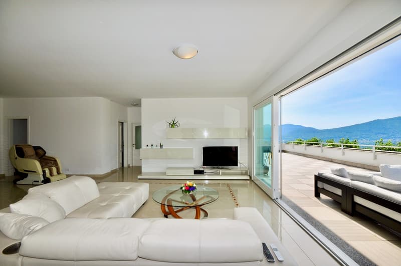 Appartamento di Lusso con Panoramica Terrazza e Monolocale (6)