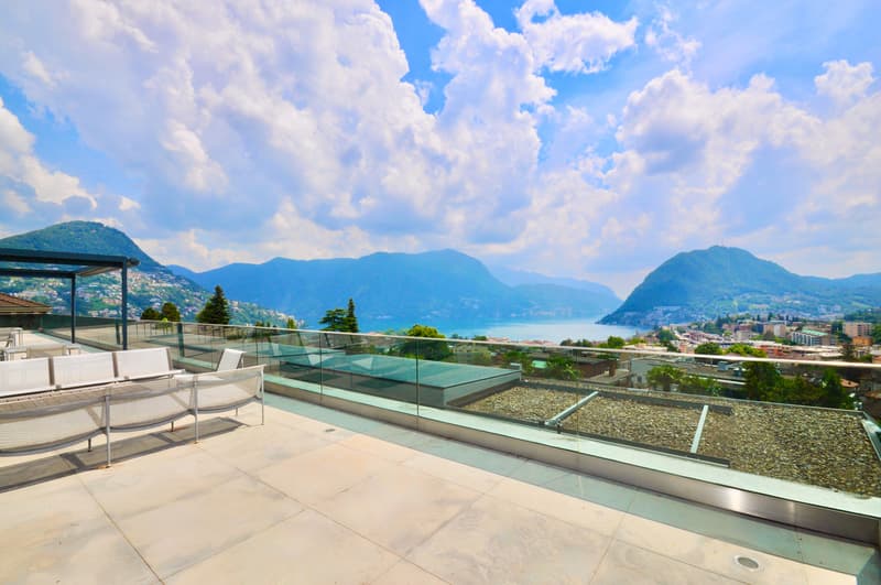 Prestigioso Attico con Terrazza e Splendida Vista sul Lago di Lugano (1)