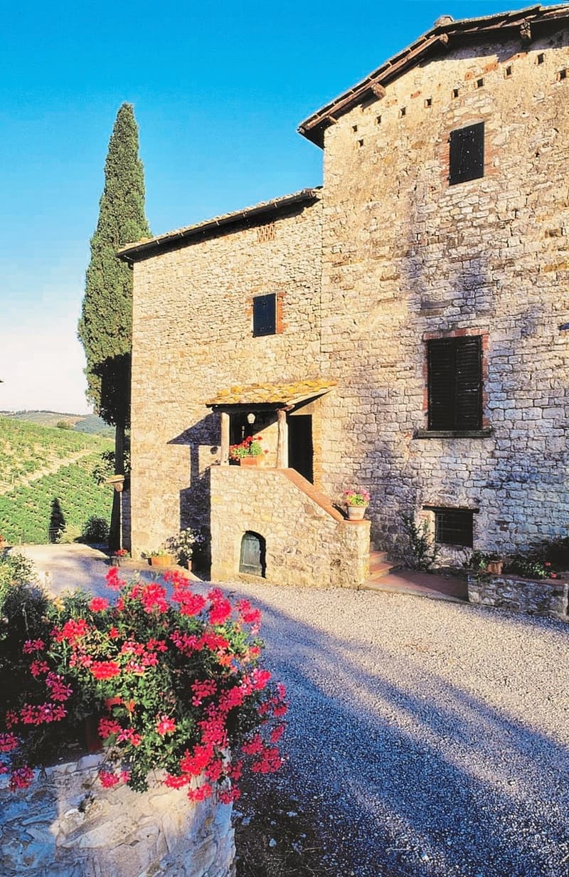 Villa in Stile Toscano con Dependance, Piccolo Vigneto e Oliveto (10)