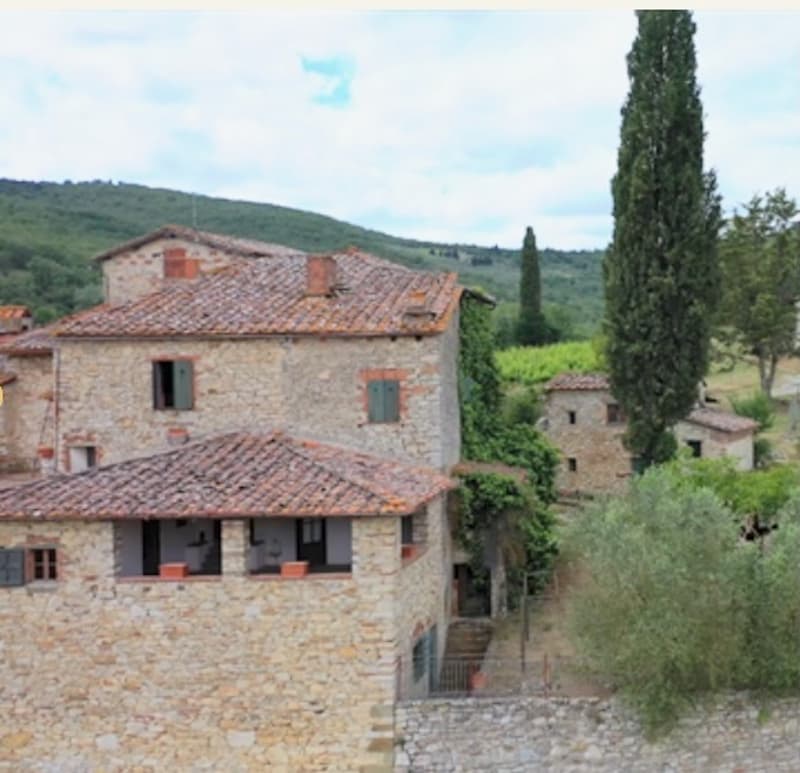 Villa in Stile Toscano con Dependance, Piccolo Vigneto e Oliveto (6)