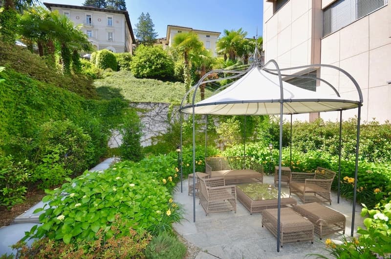 Elegante Appartamento di Lusso con Giardino sul Lungolago di Lugano (10)