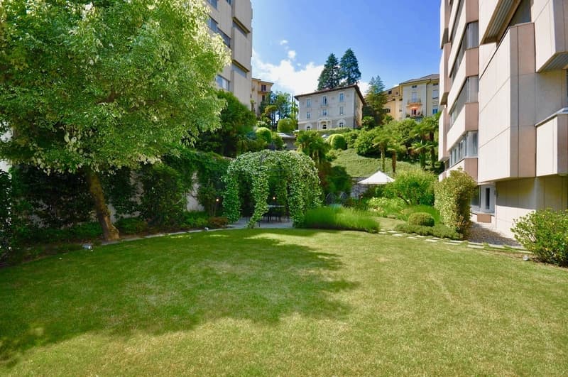 Elegante Appartamento di Lusso con Giardino sul Lungolago di Lugano (8)