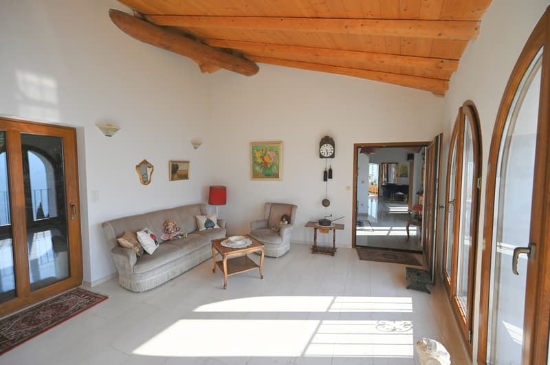 2 Ville Gemelle in Stile Rustico con Vista Lago e Piscina (9)