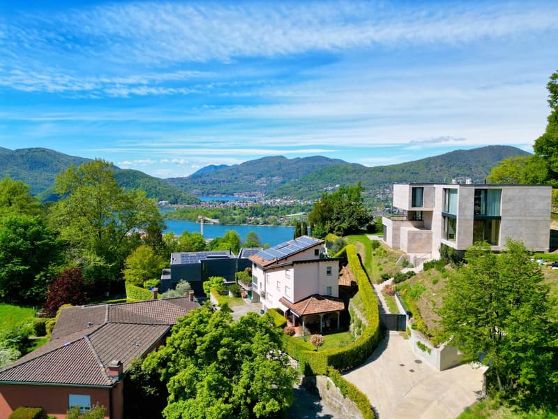 Moderno Attico: Terrazza Panoramica e Finiture di Pregio (4)
