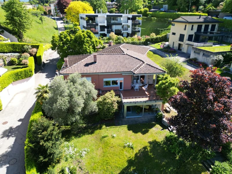 Affascinante Villa con Giardino e Potenziale per Espansione (2)