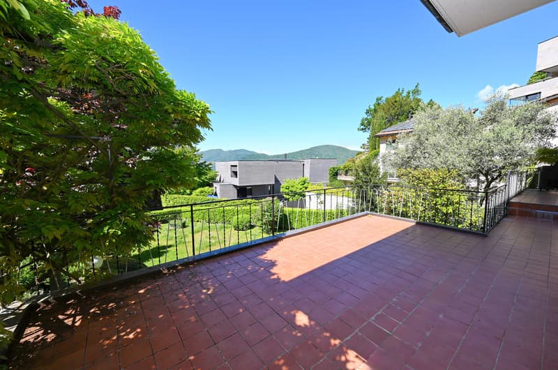 Affascinante Villa con Giardino e Potenziale per Espansione (11)