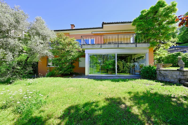 Affascinante Villa con Giardino e Potenziale per Espansione (4)
