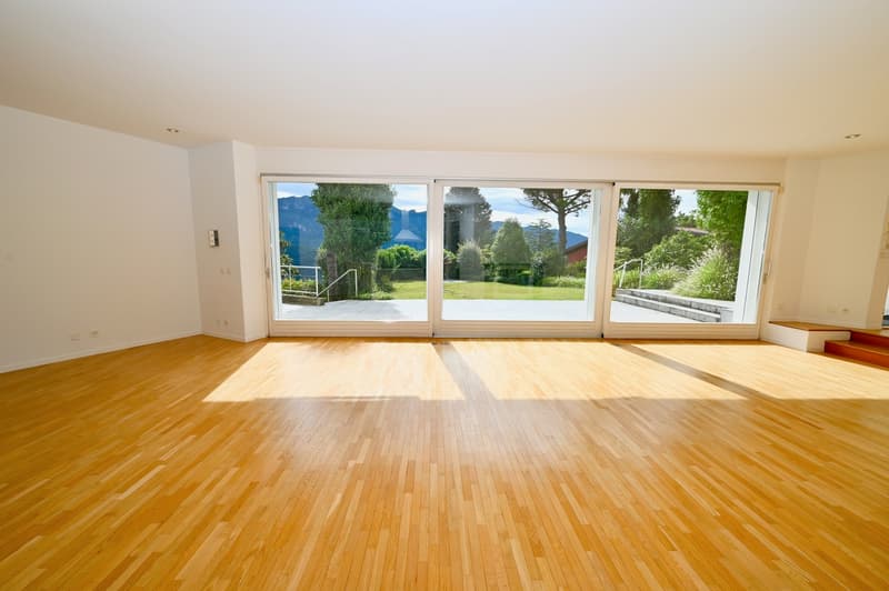 Villa con Piscina e Vista sul Lago di Lugano e Montagne Corcostastanti (6)
