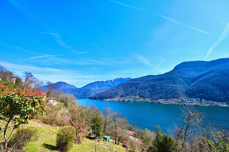 Villa da Ristrutturare con Vista a 180 sul lago di Lugano (5)