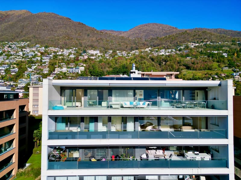 Casa di Vacanza: Attico Duplex di Design con Vista Lago Mozzafiato (7)