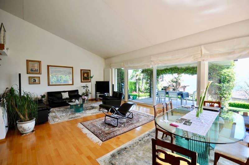 Splendida Villa Familiare Immersa nel Verde a Carona (7)