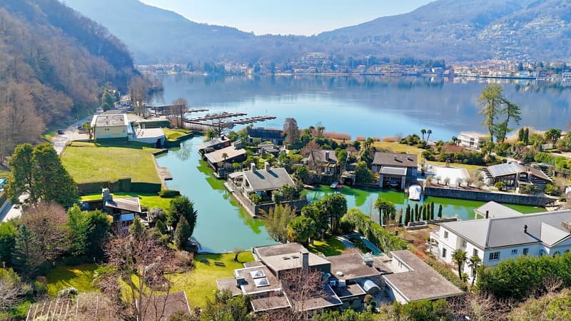 Villa di Pregio fronte Lago di Lugano con Pontile e Posto Barca (3)