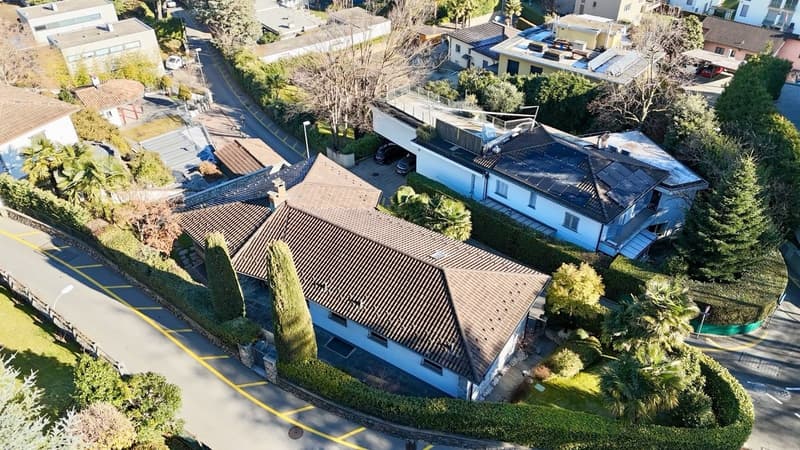 Villa con Vista Lago: Personalizzabile, con Permesso di Ampliamento (3)