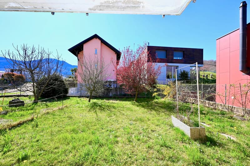 Luminoso Appartamento con Giardino Privato in Casa Bifamiliare (12)