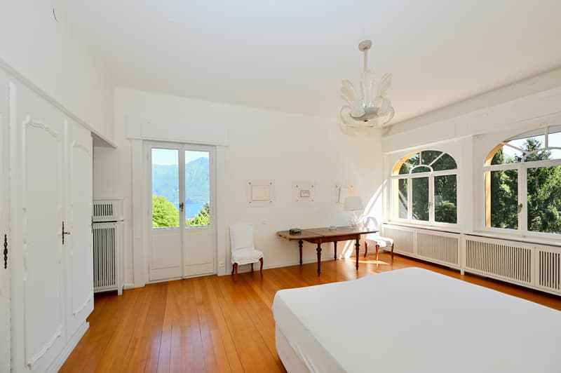 Villa di Prestigio con Splendido Parco vicino al centro di Lugano (13)
