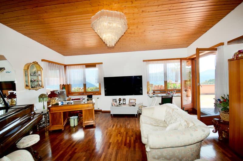 Casa di Vacanza - Appartamento con Vista Mozzafiato sul Lago di Lugano (5)