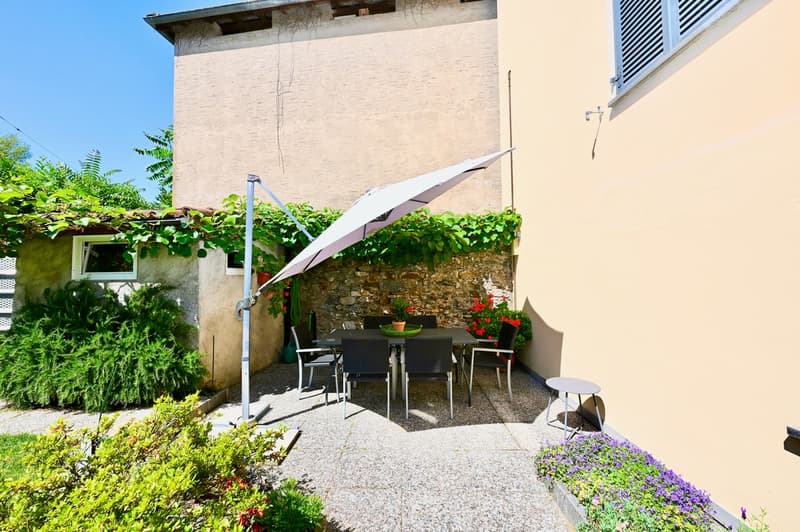 Casa con 2 Appartamenti e Giardino vicino a TASIS e Lugano (2)
