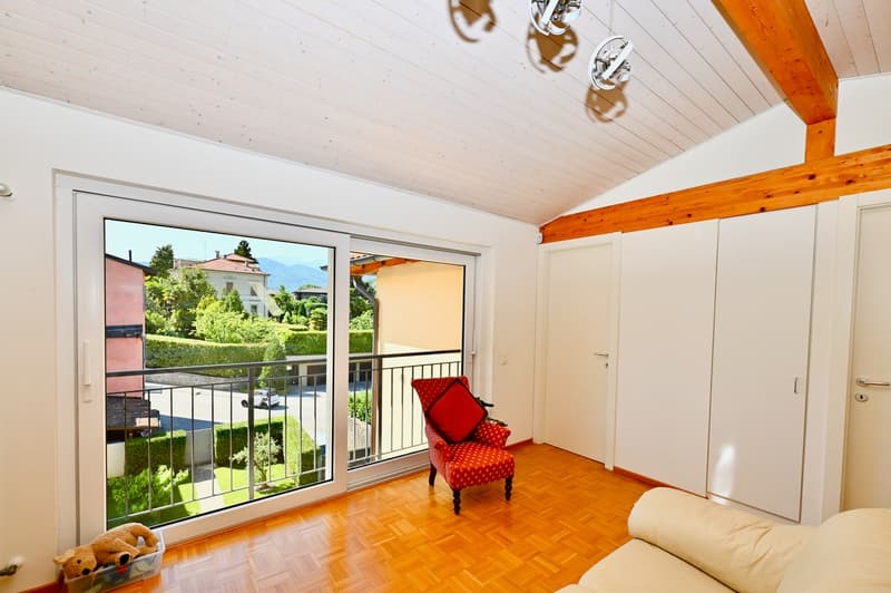Casa con 2 Appartamenti e Giardino vicino a TASIS e Lugano (7)
