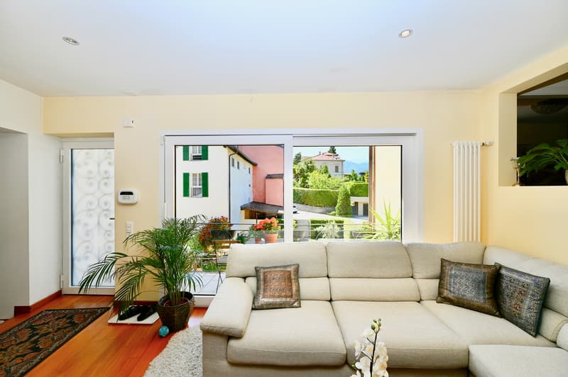 Casa con 2 Appartamenti e Giardino vicino a TASIS e Lugano (5)