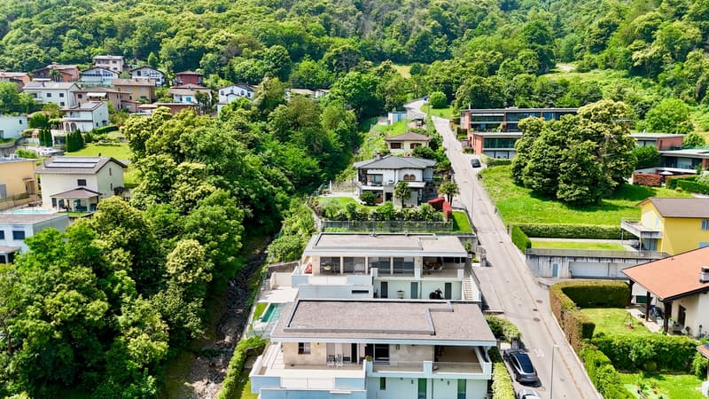 Villa in Posizione Panoramica: Prezzo Trattabile - si Valutano Offerte (2)