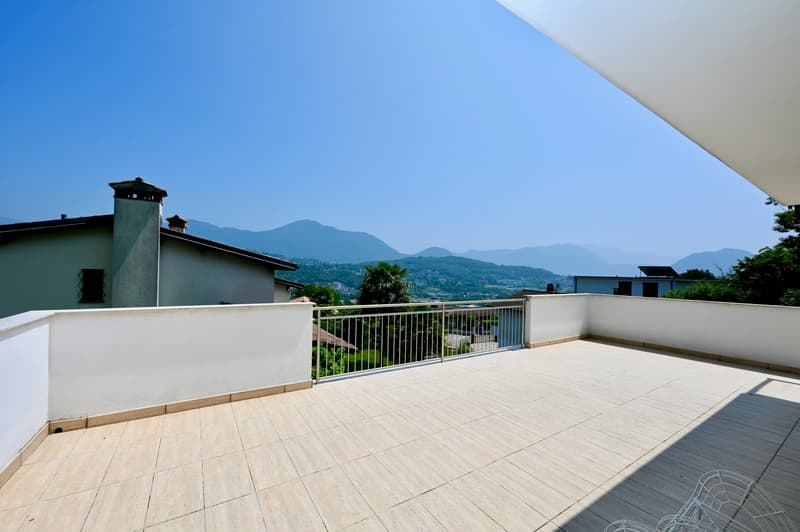 Villa in Posizione Panoramica: Prezzo Trattabile - si Valutano Offerte (6)