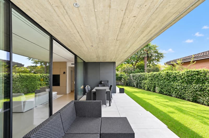 Villa Moderna di Lusso  - Pace, Privacy ed Eleganza Contemporanea (3)