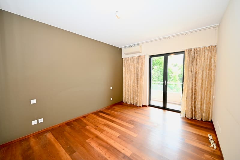 Moderno Appartamento con Terrazza e Vista Mozzafiato sul Lago (9)