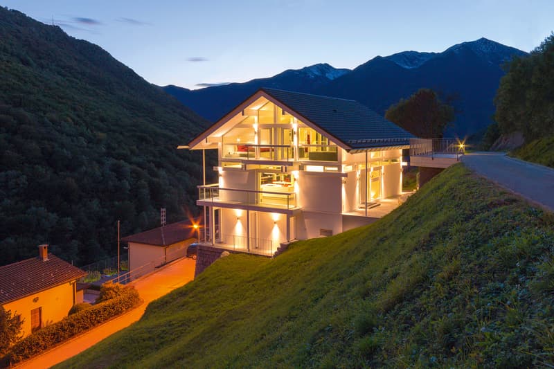 Oasi di Lusso e Design: Villa con Vista Panoramica a 360 (2)