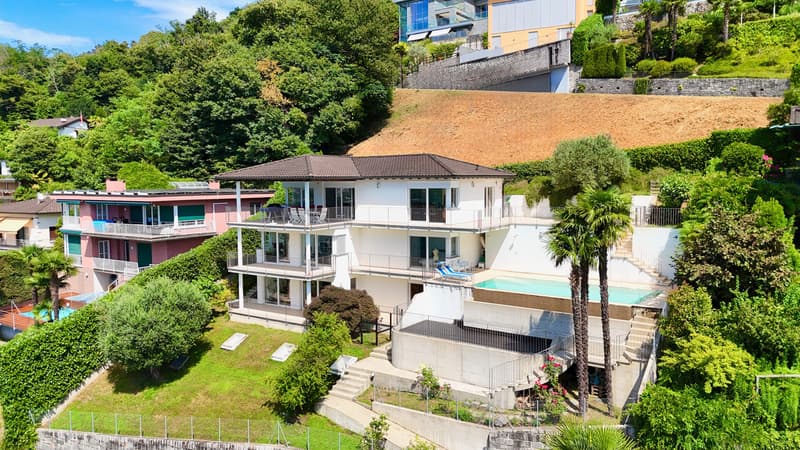 Prestigiosa Villa con Piscina e Magnifica Vista Lago (4)