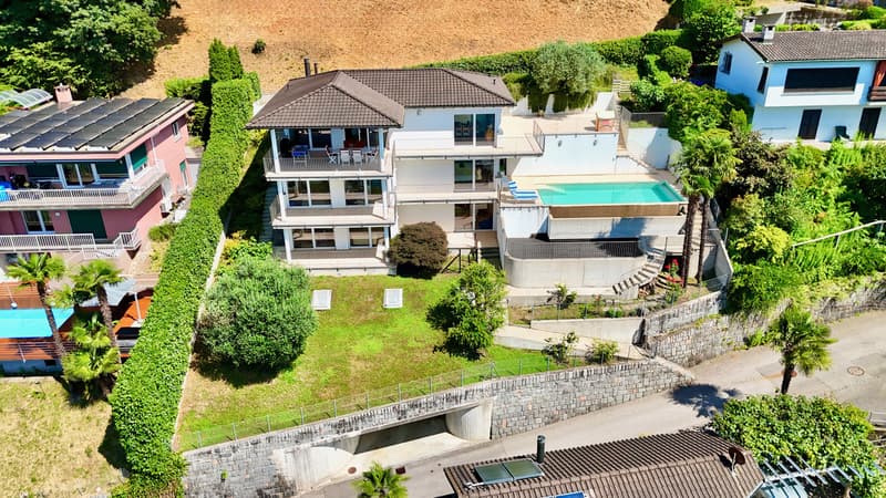 Prestigiosa Villa con Piscina e Magnifica Vista Lago (3)