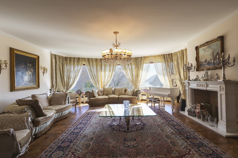 Villa di Lusso a Lugano in Vendita - Vista Lago, Giardino e Piscina (8)