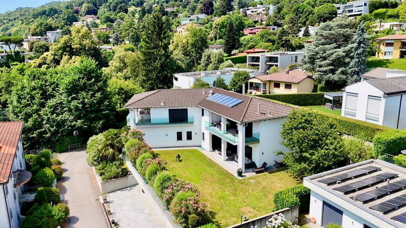 Villa di Pregio con Piscina e SPA, 400 m dalla scuola TASIS (3)
