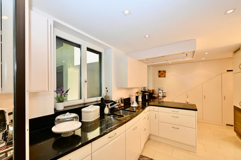 Elegante Attico Duplex con Vista Spettacolare sul Lago di Lugano (13)